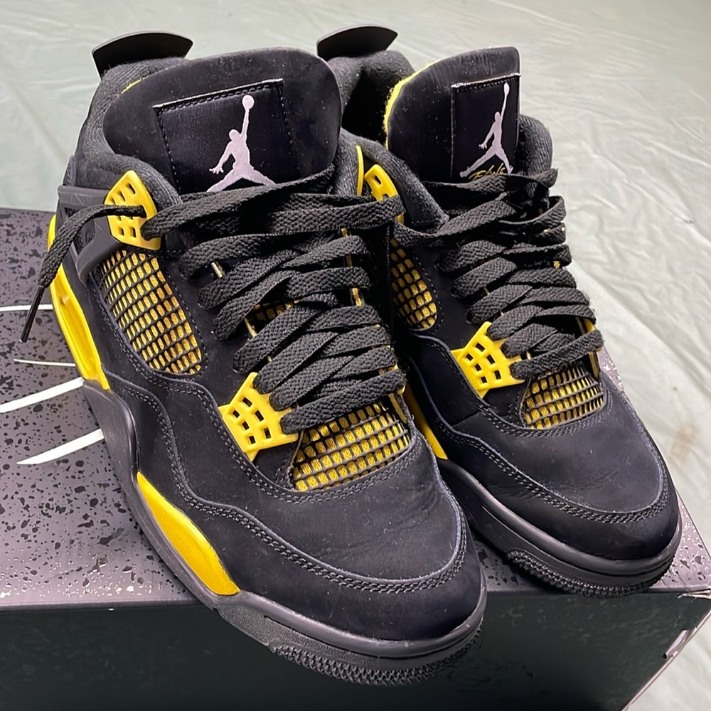 Jordan 4s